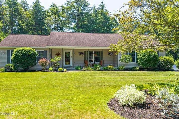 10 Snowberry Lane, Wilton, NY, photo 3