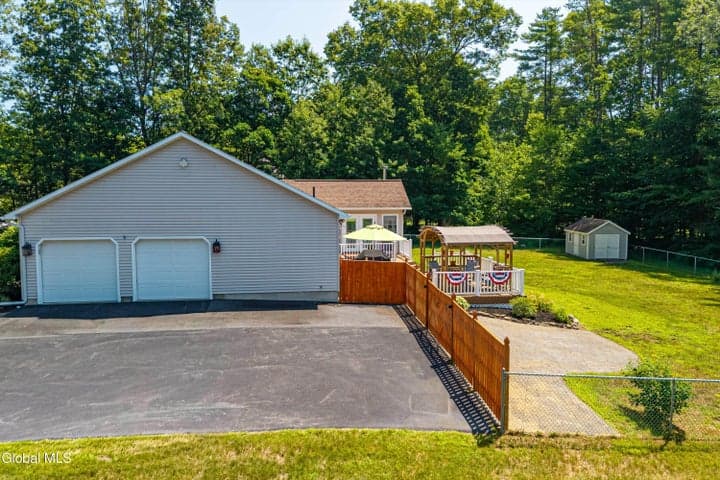 10 Snowberry Lane, Wilton, NY, photo 5