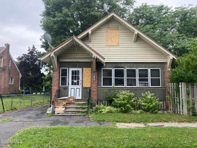 1517 Avenue A, Watervliet, NY