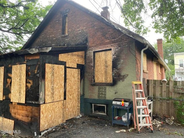 1517 Avenue A, Watervliet, NY, photo 3