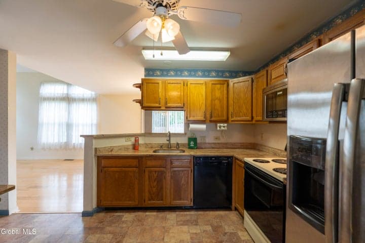 23 Tompion Lane, Saratoga Springs, NY, photo 5