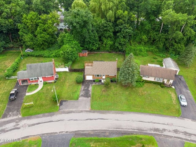 7 Colt Road, Colonie, NY, photo 2