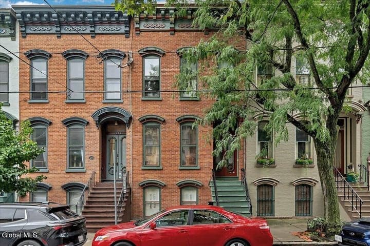 396 Hamilton Street, Albany, NY