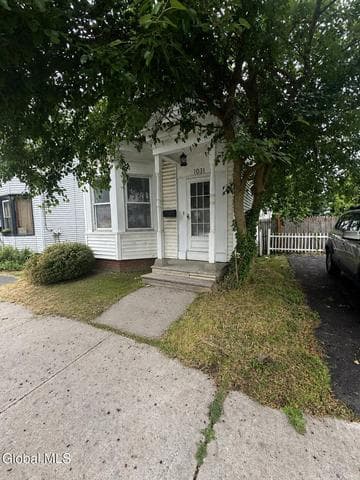1031 3rd Street, Rensselaer, NY