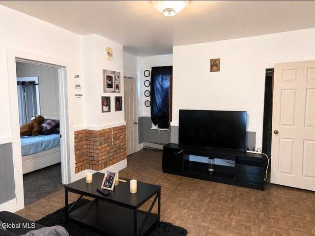 43 Jay Street, Amsterdam, NY, photo 4