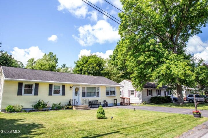 4 Amelia Drive, Colonie, NY, photo 3