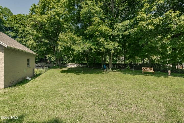 22-24 Hewitt Street, Amsterdam, NY, photo 5