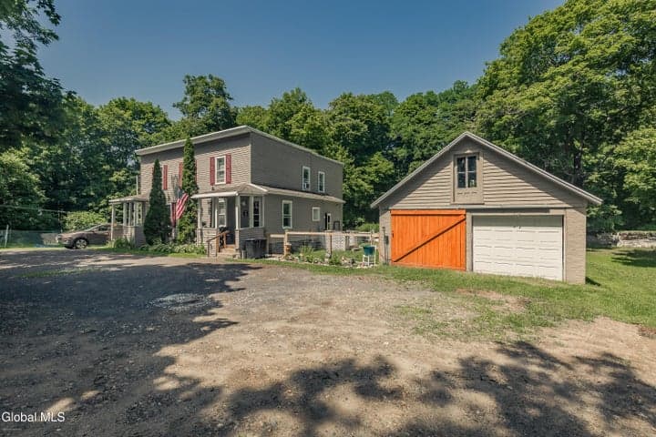 22-24 Hewitt Street, Amsterdam, NY, photo 2