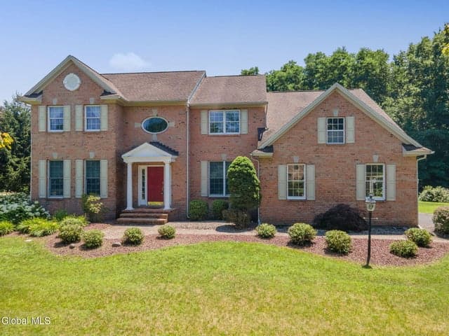 214 Bell Court, Guilderland, NY, photo 1