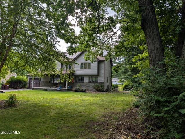841 Harris Drive, Niskayuna, NY, photo 2