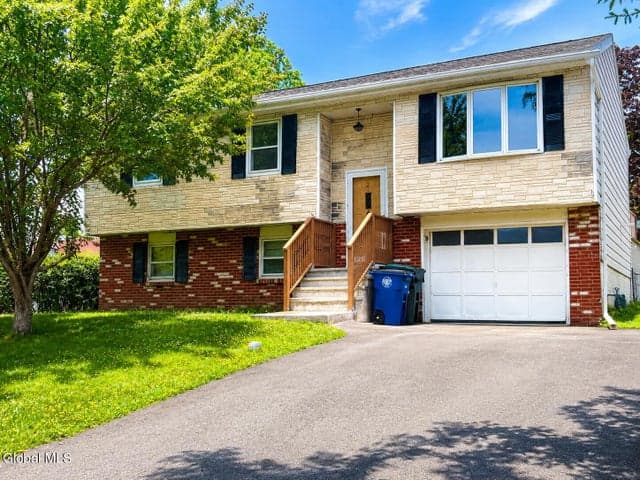 23 McDonald Drive, Cohoes, NY, photo 1
