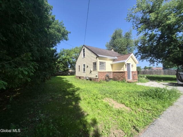 27 Division Street, Kingsbury, NY, photo 1