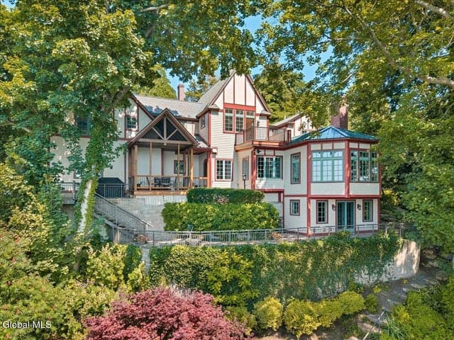 674 Crescent Avenue, Saratoga Springs, NY