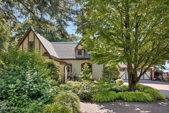 674 Crescent Avenue, Saratoga Springs, NY, photo 4