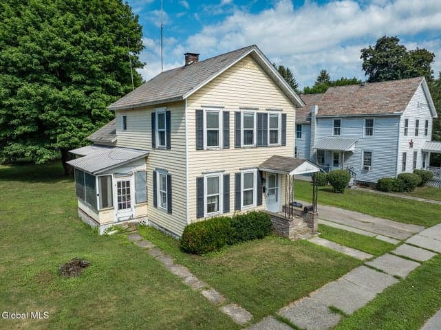 17 Corliss Avenue, Greenwich, NY, photo 3