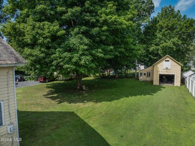 17 Corliss Avenue, Greenwich, NY, photo 4