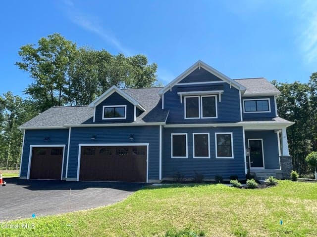 4 Avalon Way, Wilton, NY, photo 1