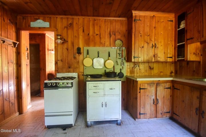 327 Wardsboro Road, Hague, NY, photo 4