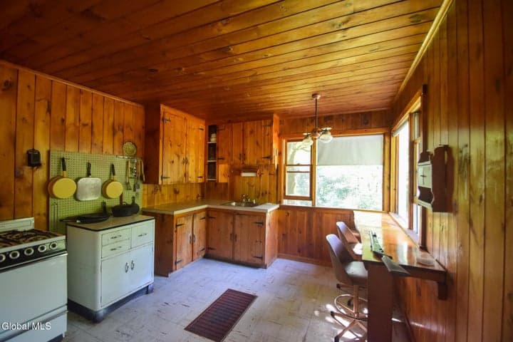 327 Wardsboro Road, Hague, NY, photo 5