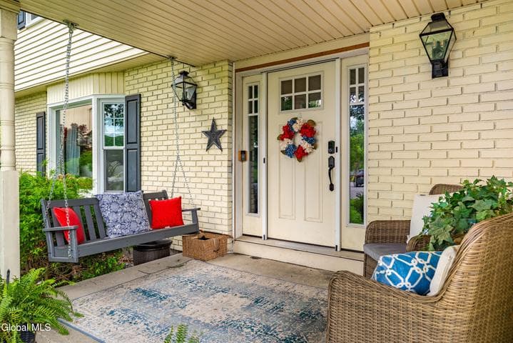33 Sheffield Drive, Delmar, NY, photo 3