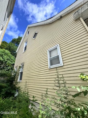 15 Grotto Court, Watervliet, NY, photo 3