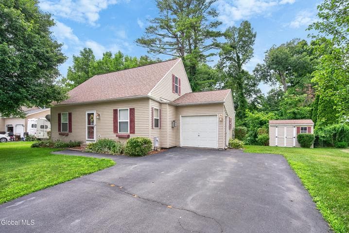 97 Trinity Place, Bethlehem, NY, photo 2