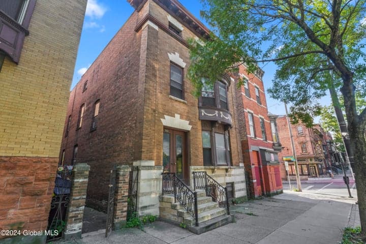 552 Madison Avenue, Albany, NY, photo 3