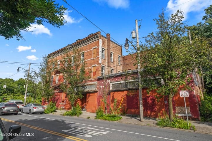 558 Madison Avenue, Albany, NY, photo 4