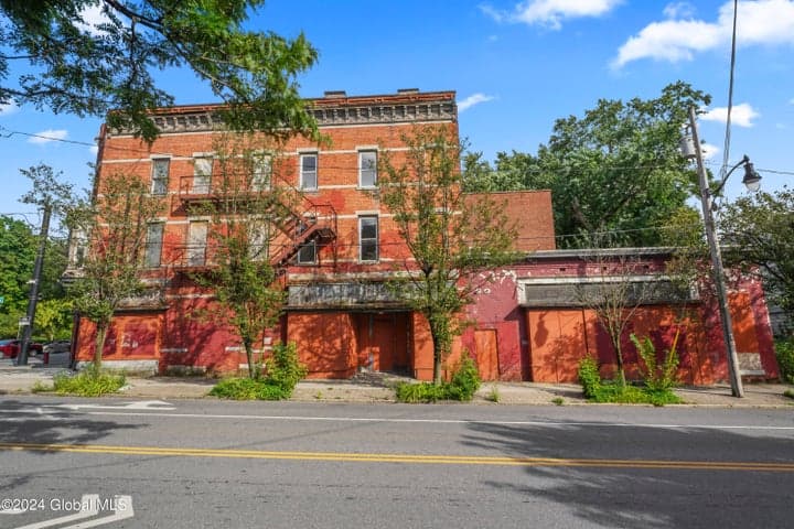 558 Madison Avenue, Albany, NY, photo 5