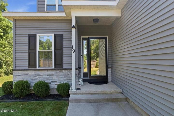 19 Highpointe Drive, Queensbury, NY, photo 2