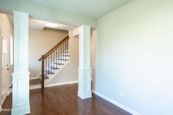 5 Mapleton Court, Clifton Park, NY, photo 3