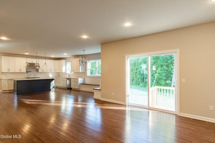 5 Mapleton Court, Clifton Park, NY, photo 5