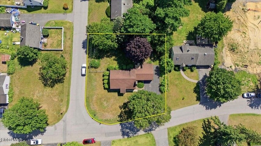6 Carlton Drive, Queensbury, NY, photo 3