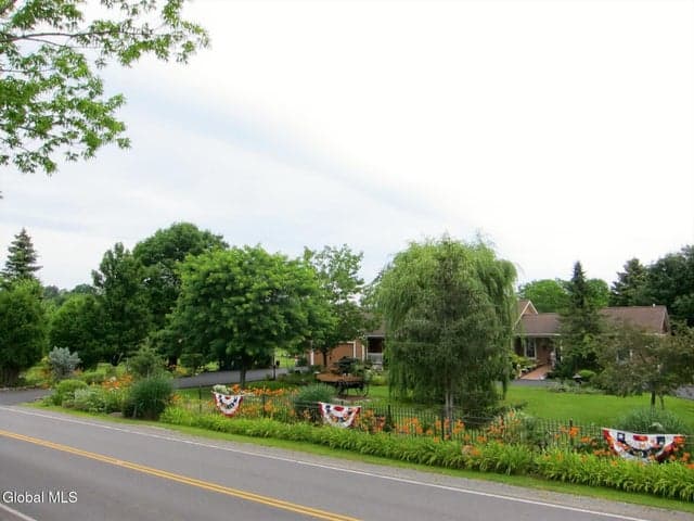 625 McKay Road, Amsterdam, NY, photo 4