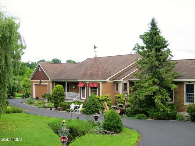 625 McKay Road, Amsterdam, NY