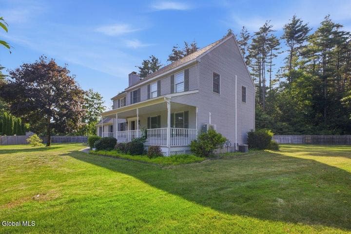 20 Queens Lane, Queensbury, NY, photo 3
