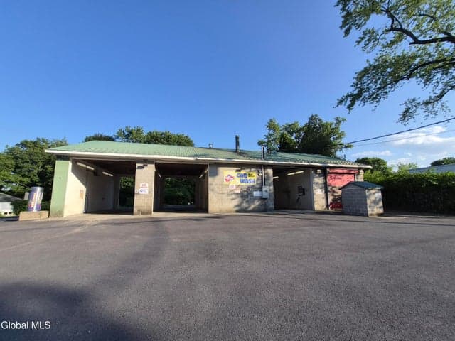 18 Pine Street, Corinth, NY, photo 2