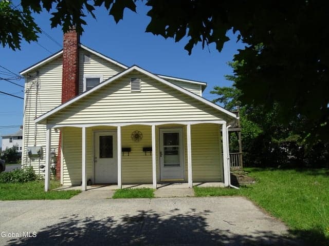17 Neptune Street, East Greenbush, NY, photo 1