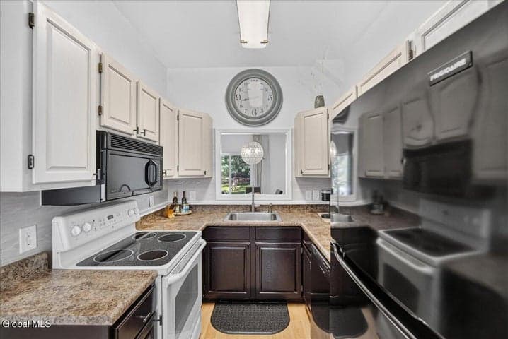 22 Lakeview Road, Saratoga, NY, photo 5