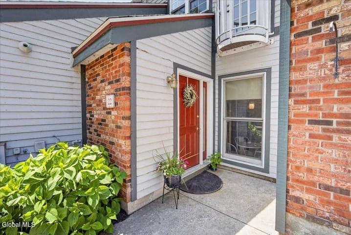 22 Lakeview Road, Saratoga, NY, photo 2