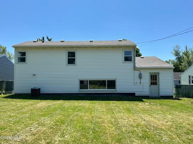 9 Dover Drive, Latham, NY, photo 2
