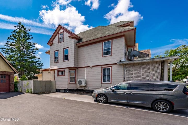 942 Central Parkway, Schenectady, NY, photo 3