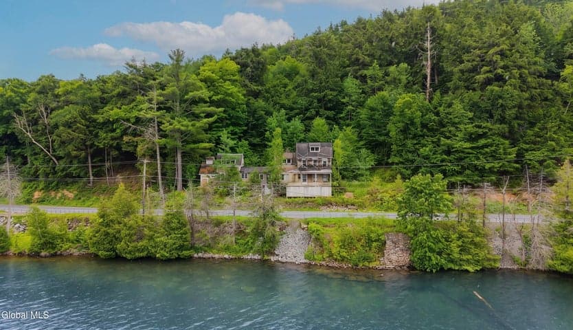 2132 Ny State Route 74, Ticonderoga, NY