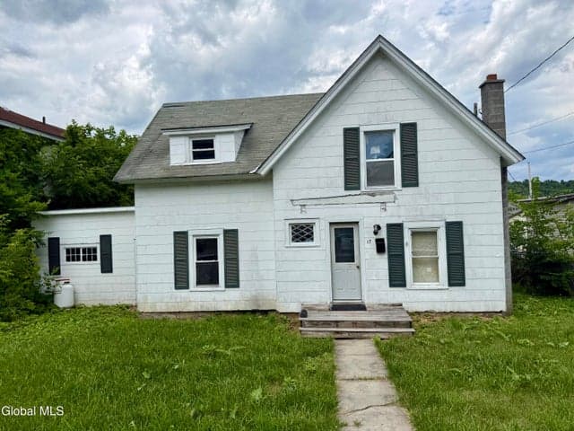17 Algonkin Street, Ticonderoga, NY, photo 2