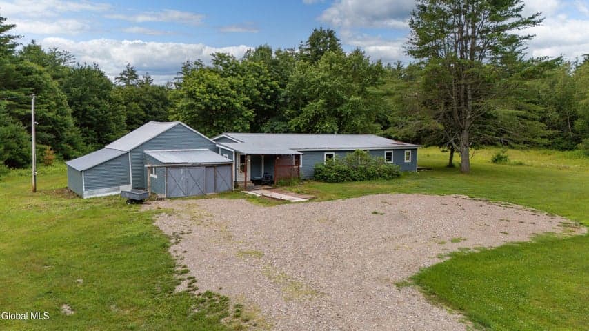 404 North Road, Oppenheim, NY, photo 1