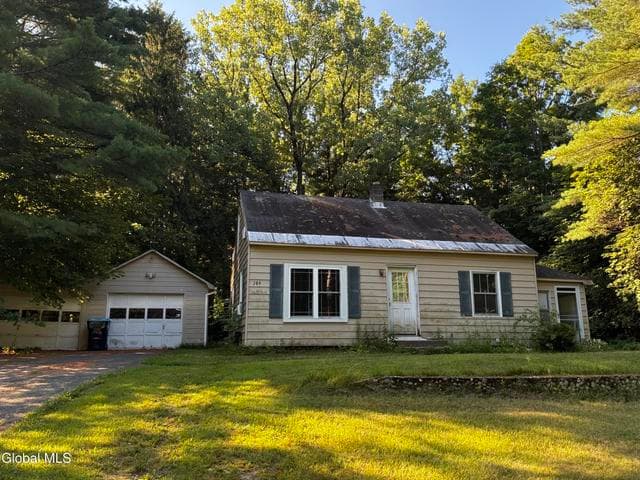 284 Snyders Corners Road, Poestenkill, NY