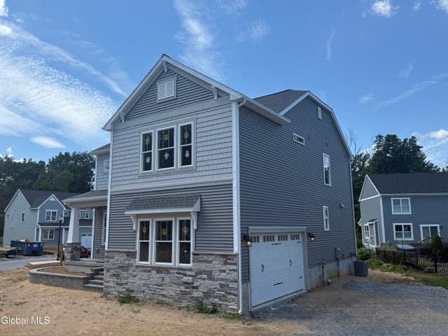 17 Chloes Way, Saratoga Springs, NY, photo 2