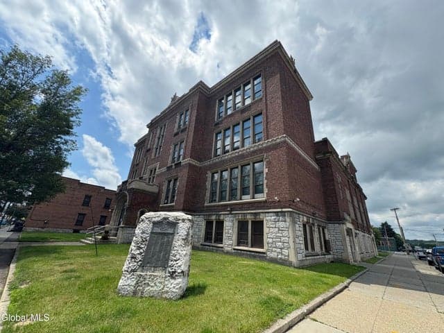 2920 5th Avenue, Troy, NY, photo 1