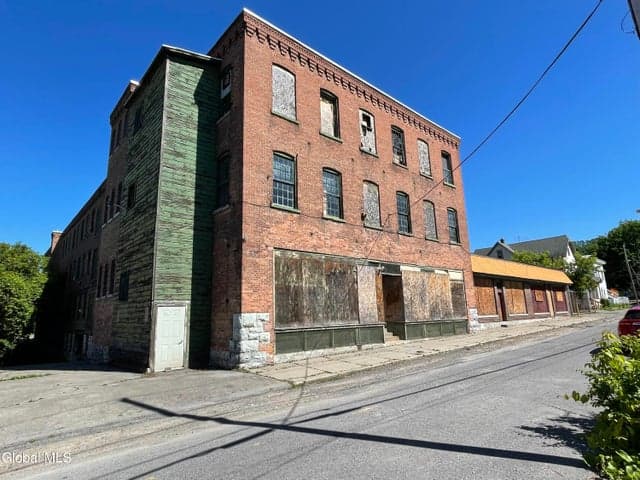 10 Leonard Street, Amsterdam, NY, photo 1