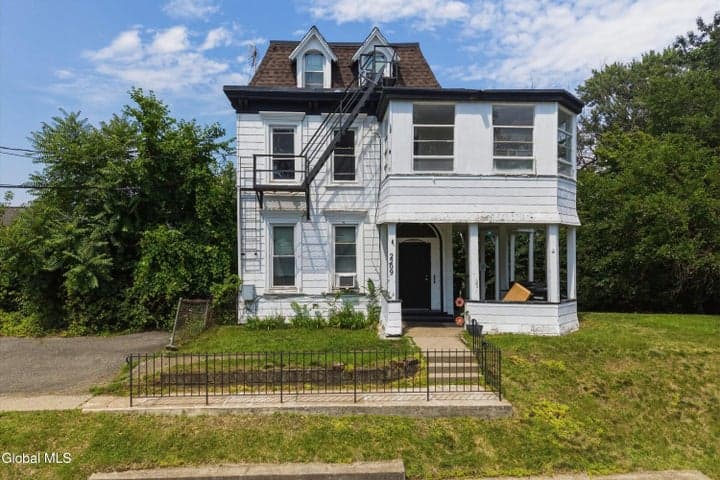 2209 16th Street, Troy, NY, photo 1